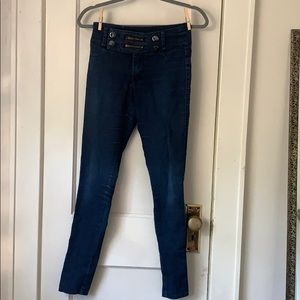 Highwaisted pants that make your butt look amazing